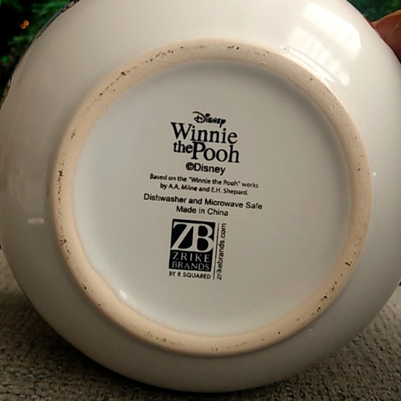 Winnie the Pooh A Good Day For Giving Large 20oz Ceramic Double-sided Mug - Picture 9 of 9